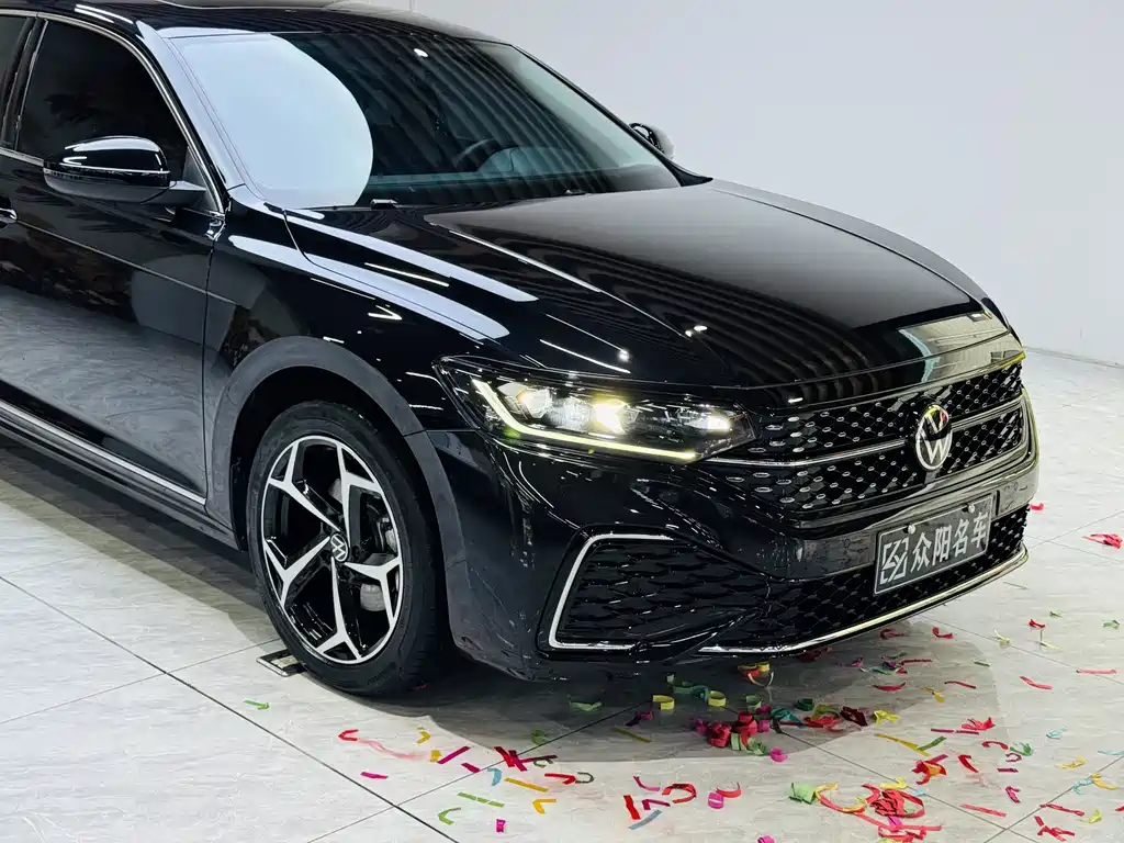 Volkswagen Passat 2025