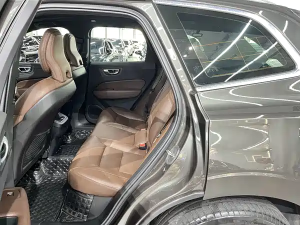 Volvo XC60 2021