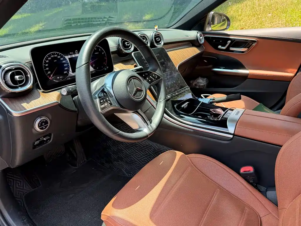 Mercedes-Benz C-Class 2024