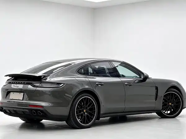 Porsche Panamera 2023