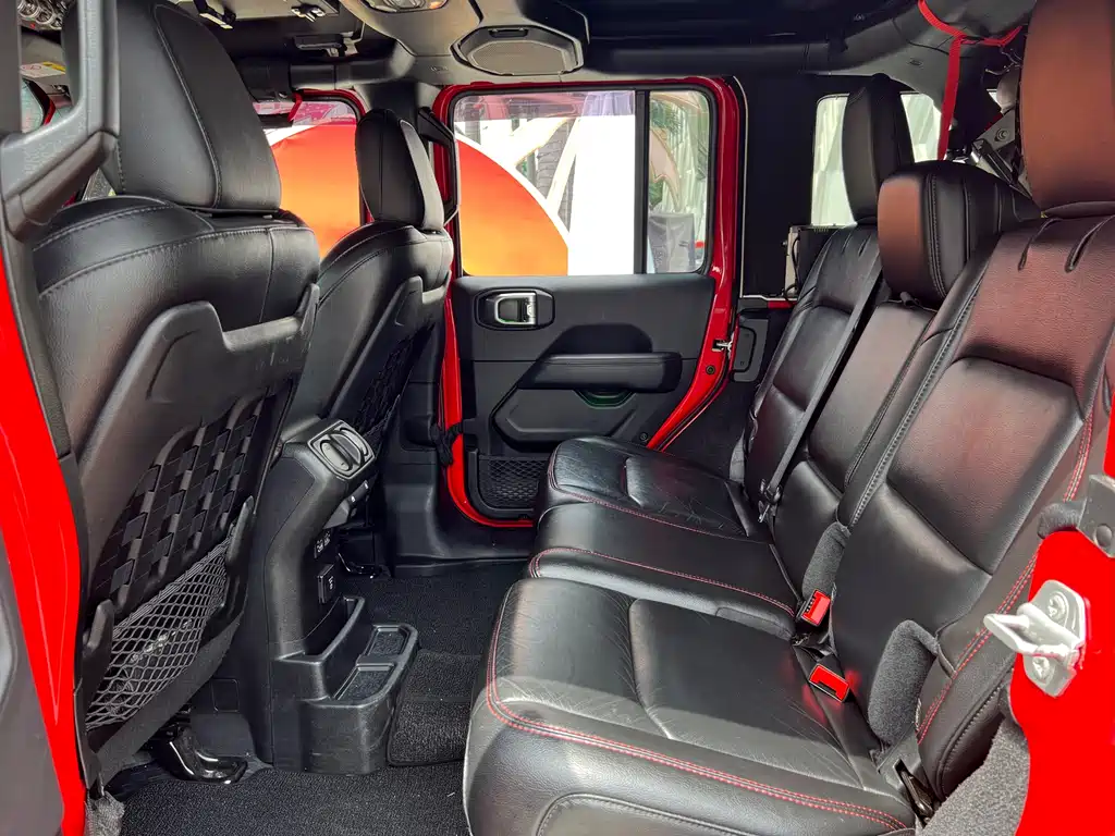 Jeep Wrangler 2021 — фото 16