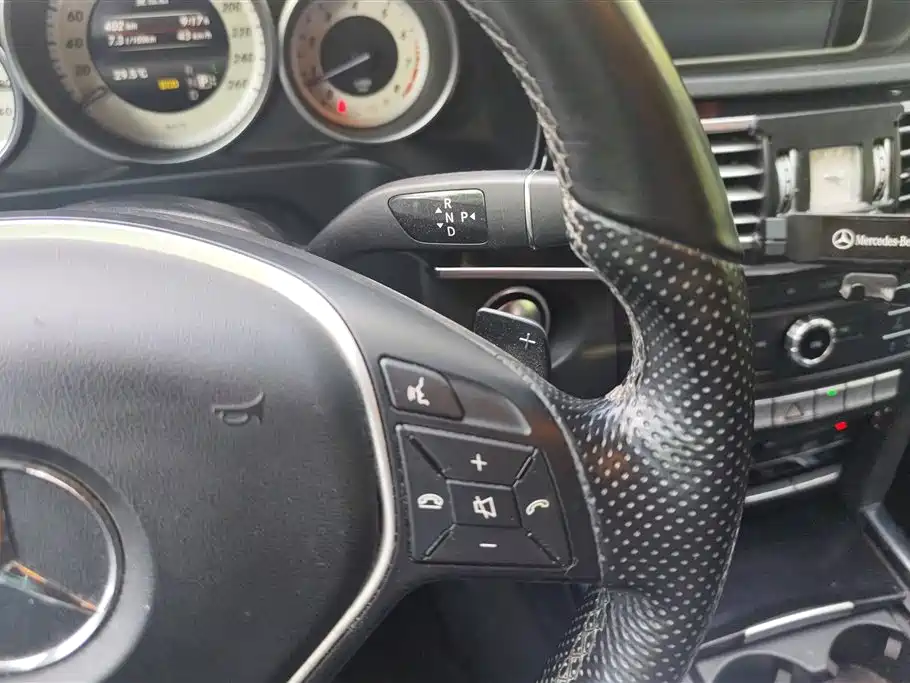 Mercedes-Benz E-Class 2016 — фото 16