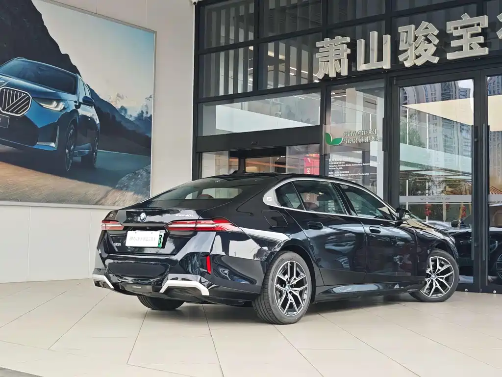 BMW i5 2025 — фото 3