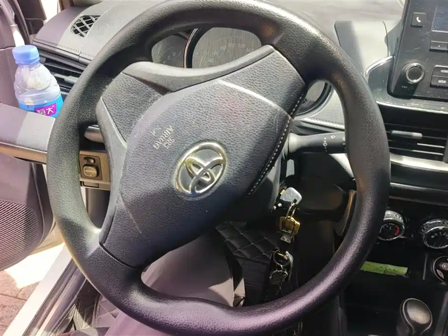 Toyota Yaris L 2020 — фото 15