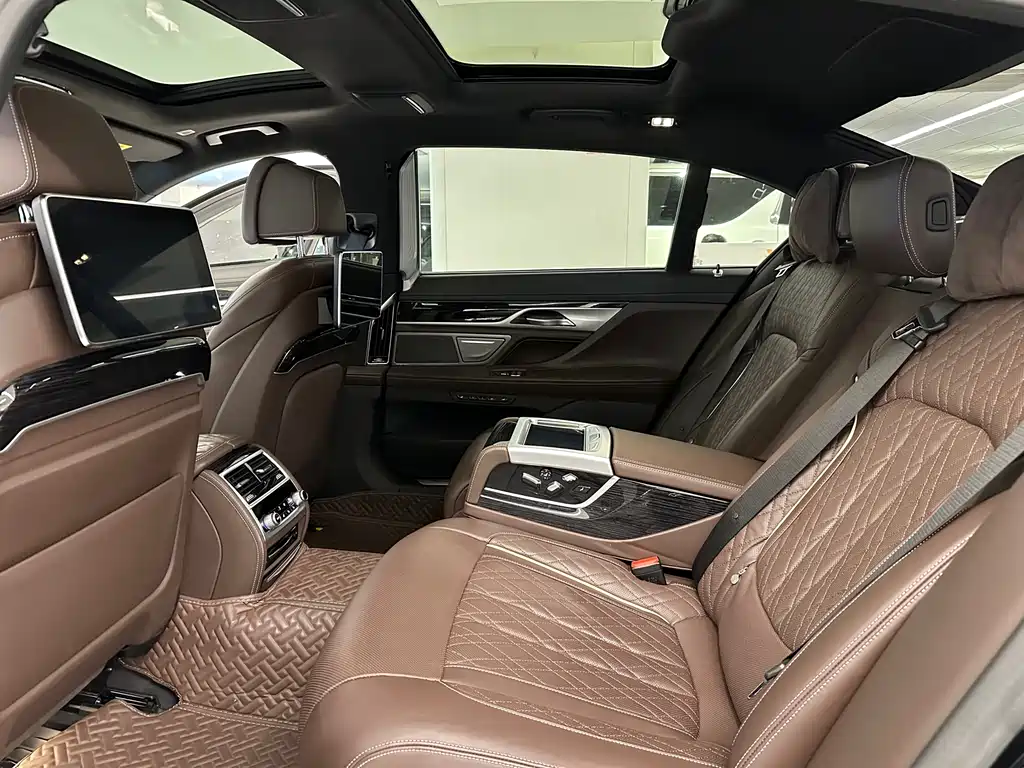 BMW 7 Series 2020 — фото 15