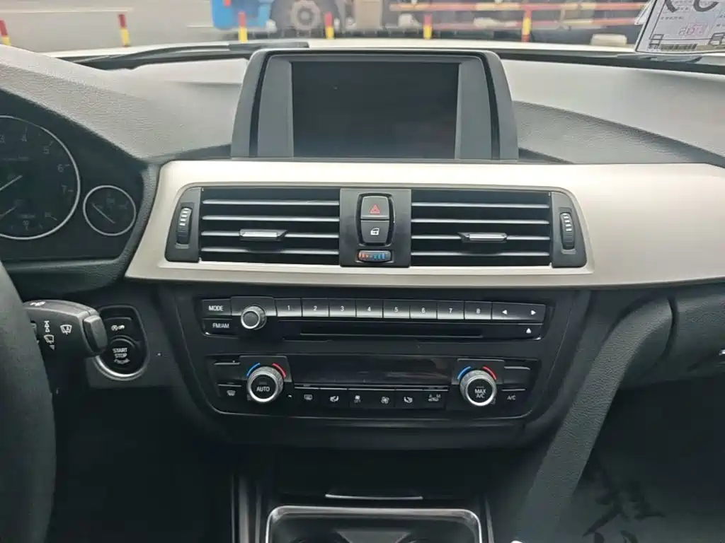 BMW 3 Series 2014 — фото 13