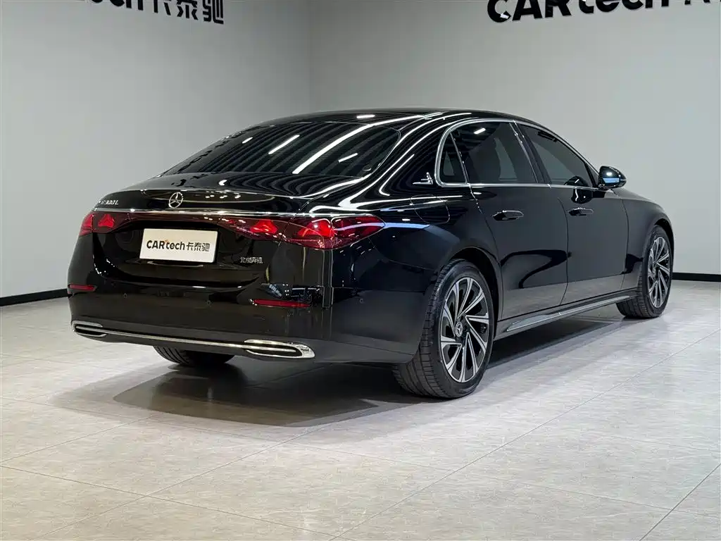 Mercedes-Benz E-Class 2024