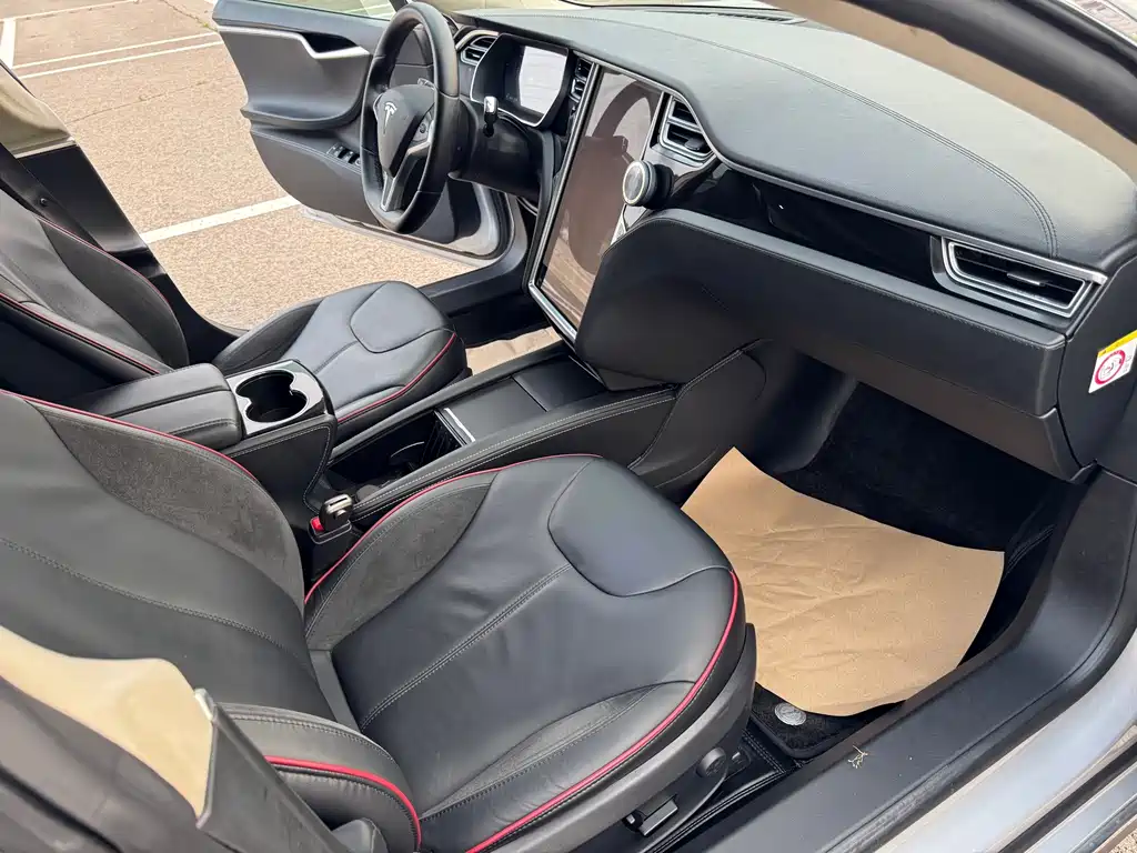 Tesla Model S 2015 — фото 11