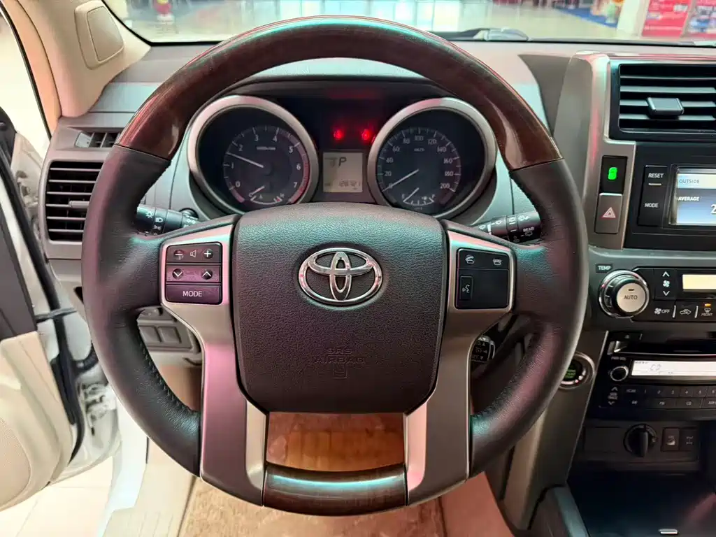 Toyota Prado 2014 — фото 17