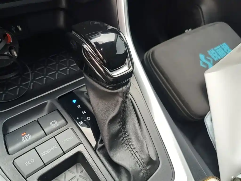 Toyota Wildlander 2023 — фото 14