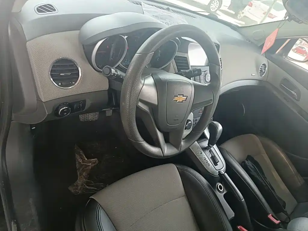 Chevrolet Cruze 2015 — фото 10
