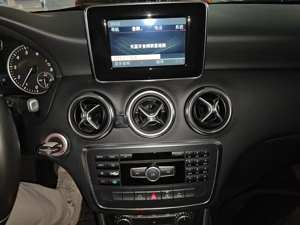 Mercedes-Benz A-Class 2015 — фото 9