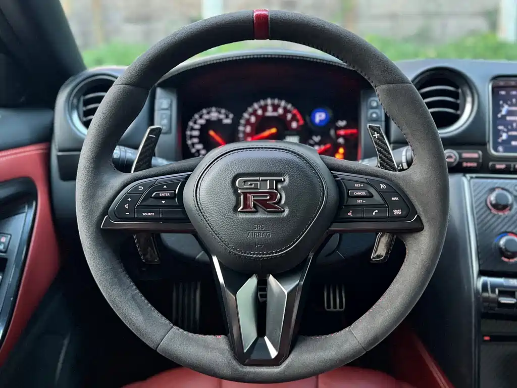 Nissan GT-R 2016 — фото 9
