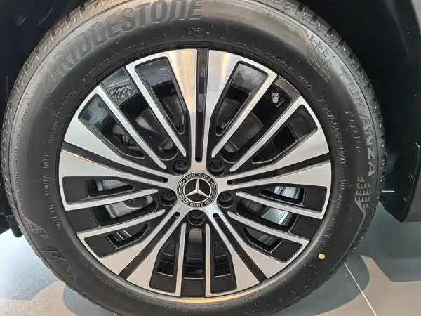 Mercedes-Benz EQB 2024