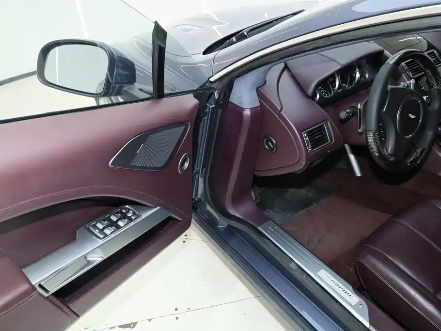 Aston Martin Rapide 2013 — фото 16