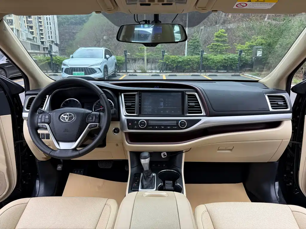 Toyota Highlander 2018 — фото 15