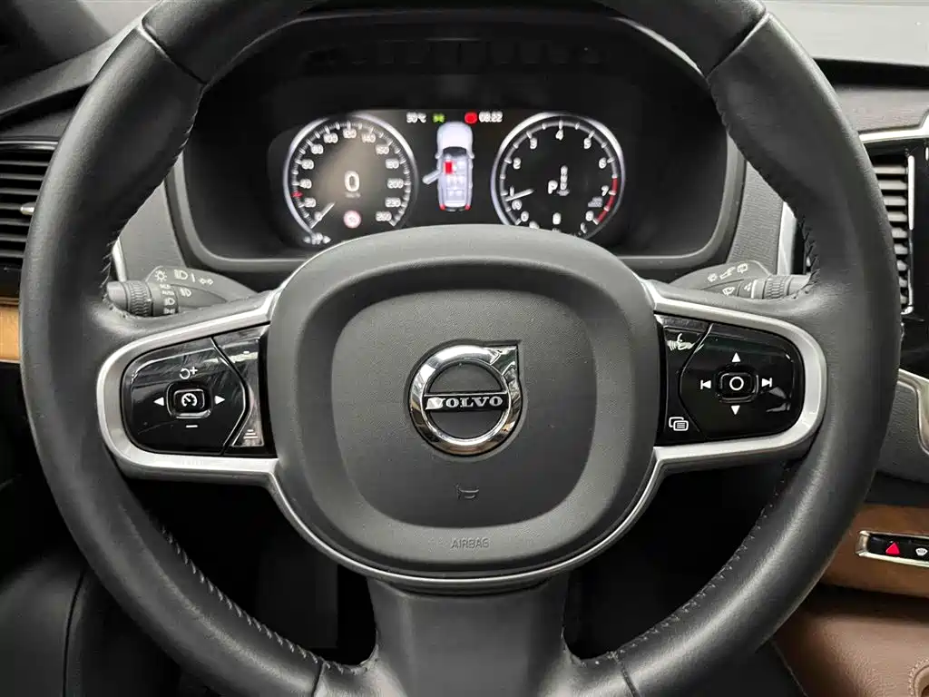 Volvo XC90 2023 — фото 3