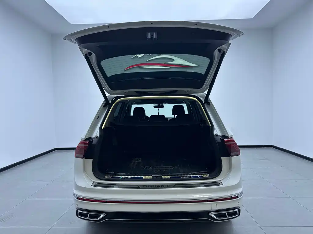 Volkswagen Tiguan L 2024 — фото 13