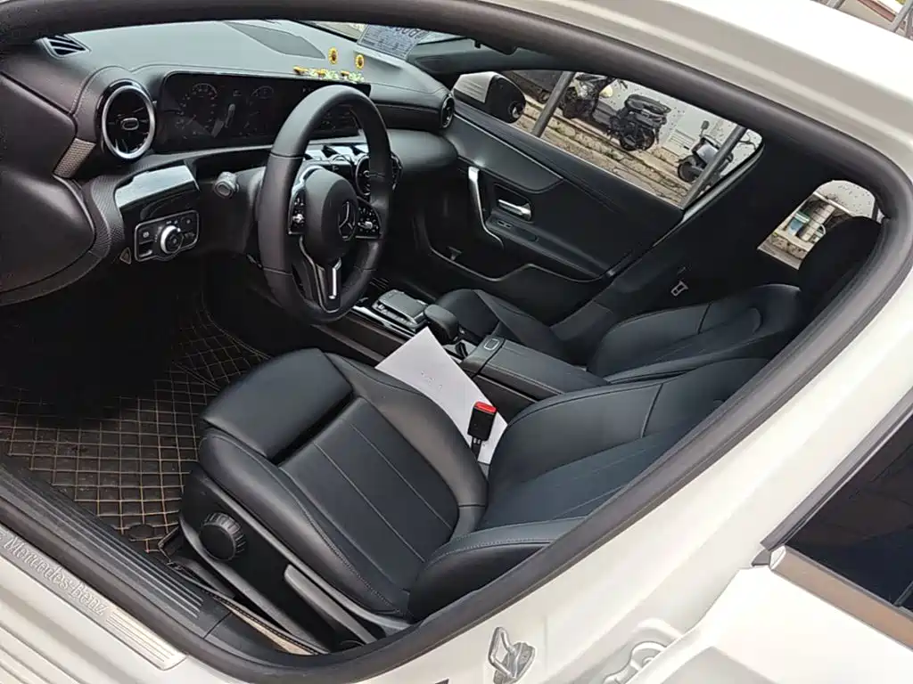 Mercedes-Benz A-Class 2022 — фото 15