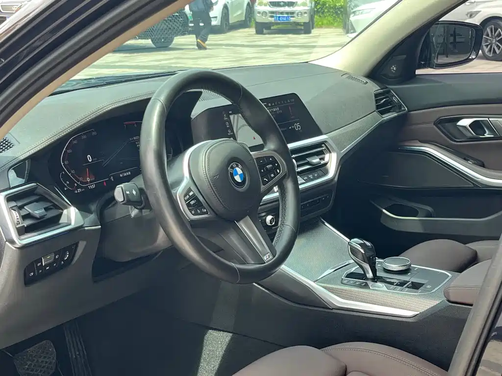 BMW 3 Series 2021 — фото 15