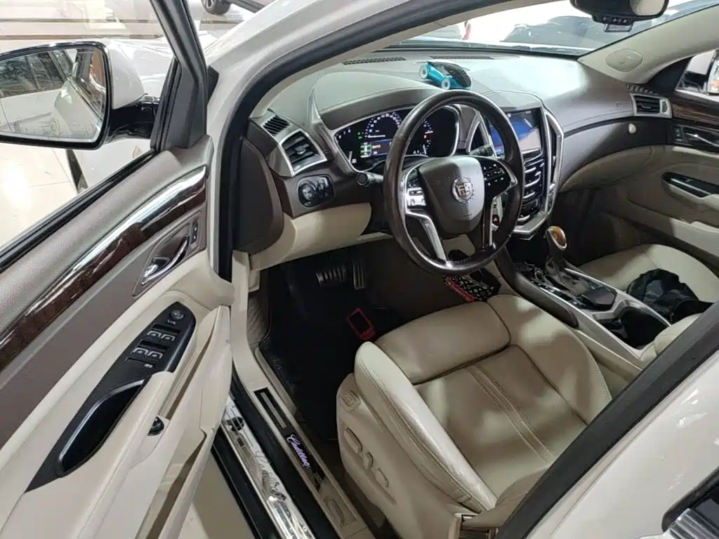 Cadillac SRX 2014 — фото 16