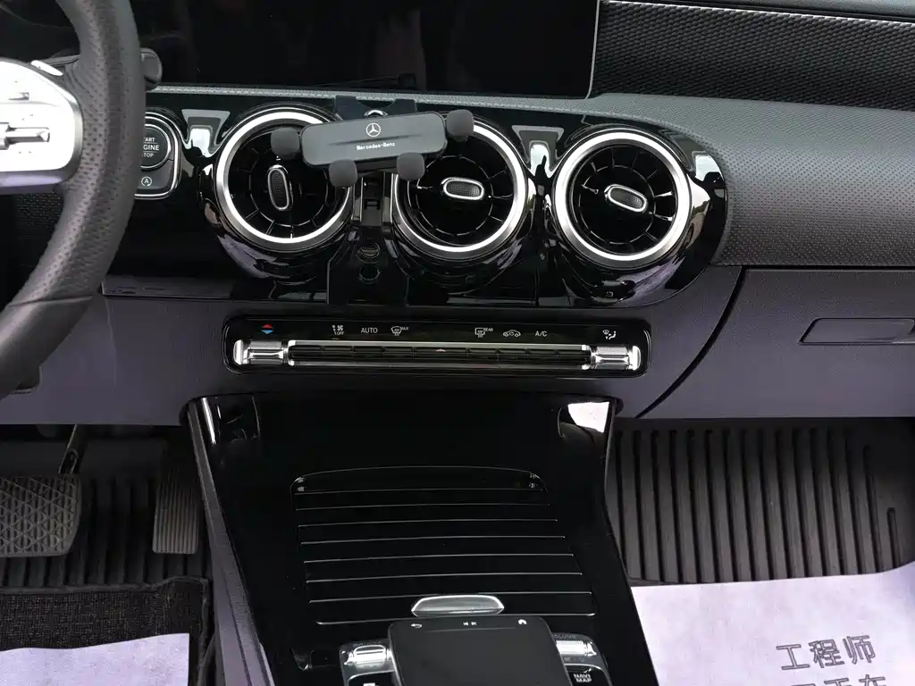 Mercedes-Benz A-Class 2019 — фото 12