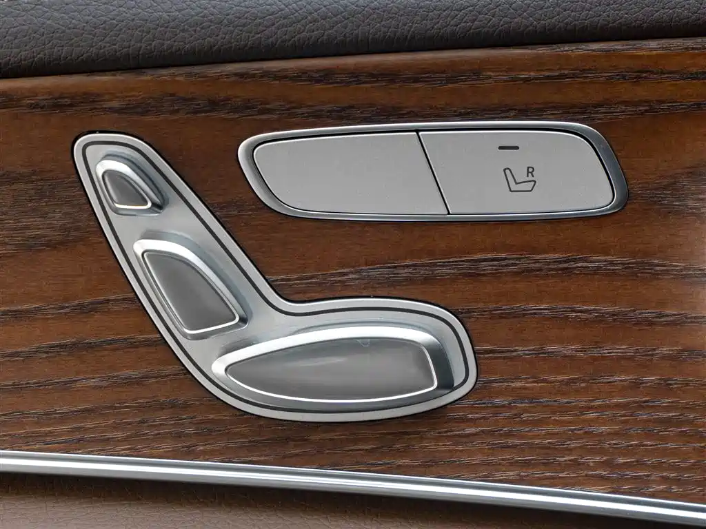 Mercedes-Benz E-Class 2024 — фото 25