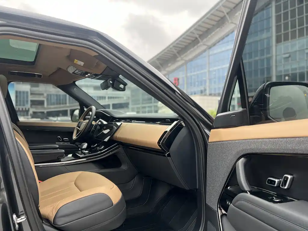 Land Rover Range Rover Sport 2023 — фото 11