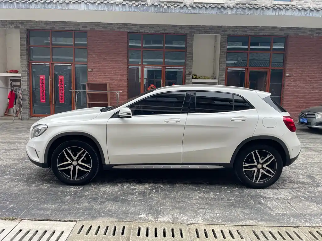 Mercedes-Benz GLA 2016