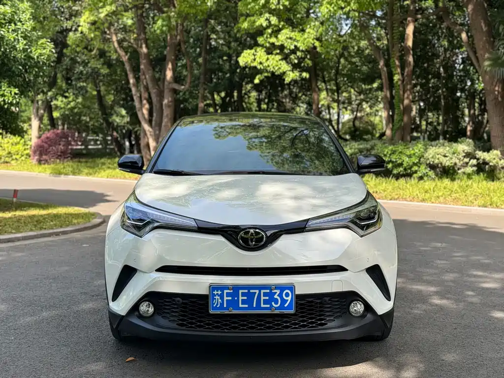 Toyota C-HR 2019 — фото 2