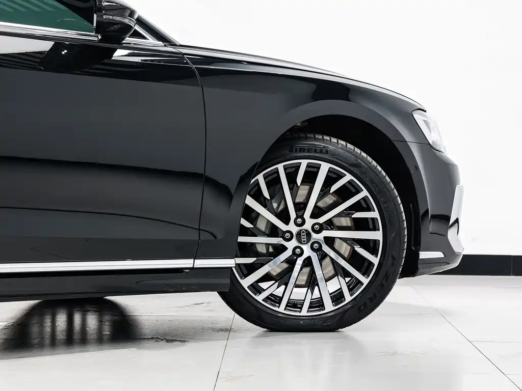 Audi A8 2025 — фото 24