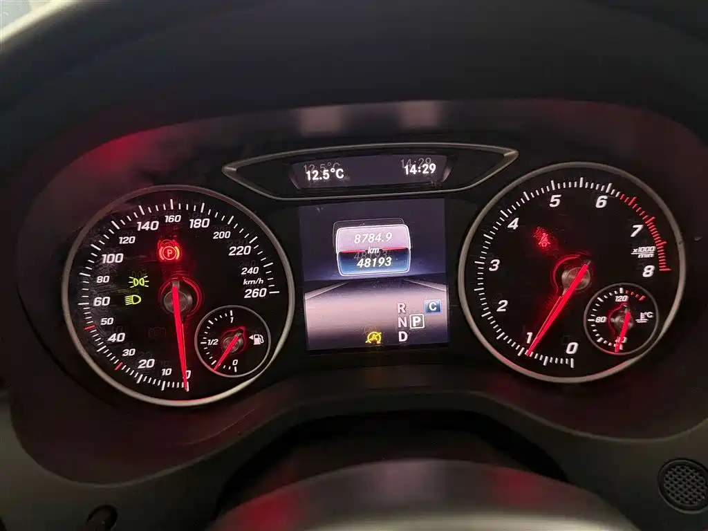 Mercedes-Benz A-Class 2018 — фото 18