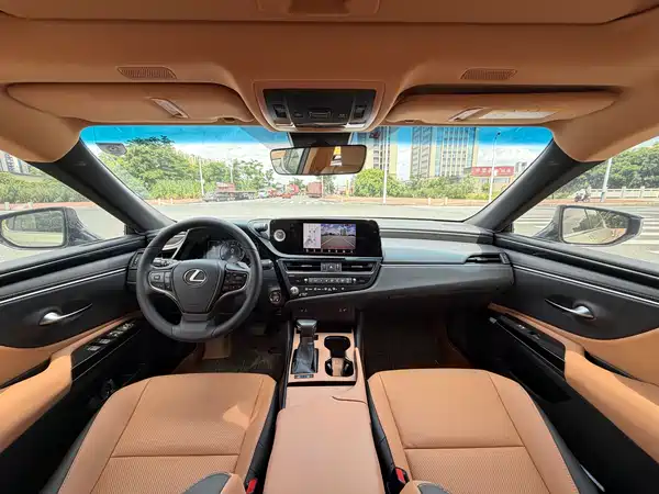 Lexus ES 2024