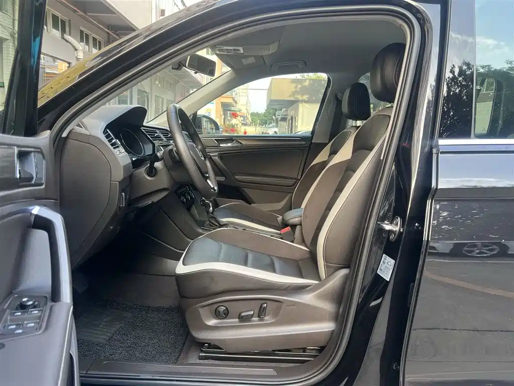 Volkswagen Tiguan L 2018 — фото 17