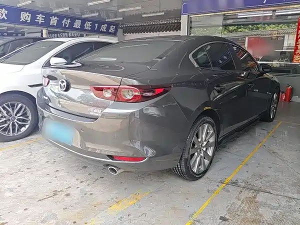 Mazda 3 Axela 2023