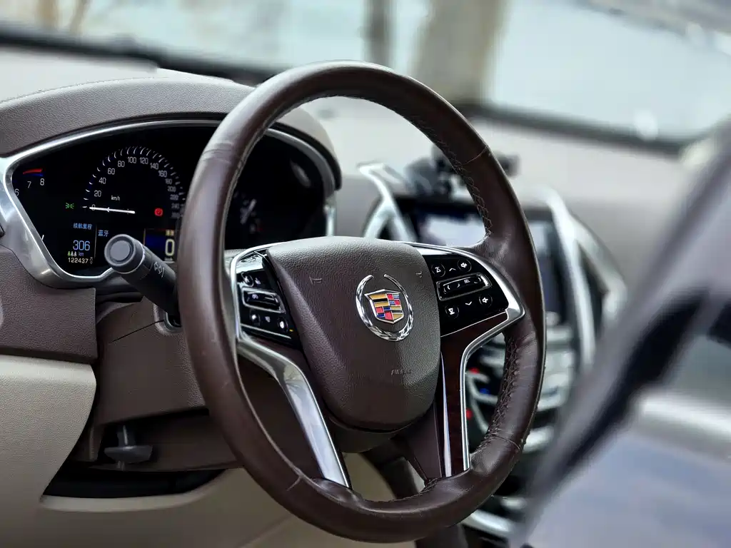 Cadillac SRX 2013 — фото 10