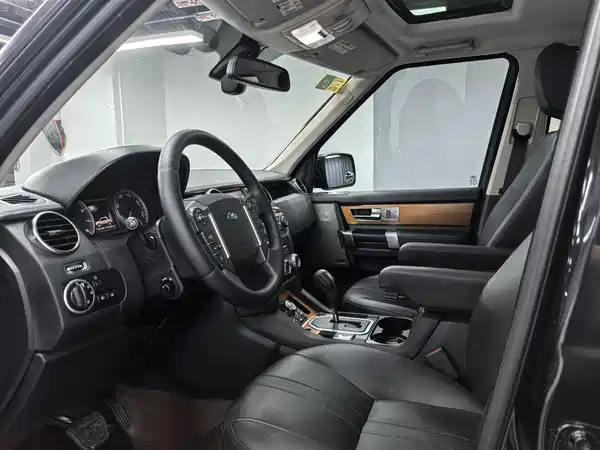 Land Rover Discovery 2011