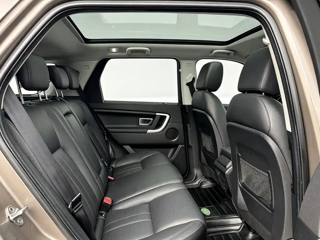 Land Rover Discovery Sport 2017 — фото 15