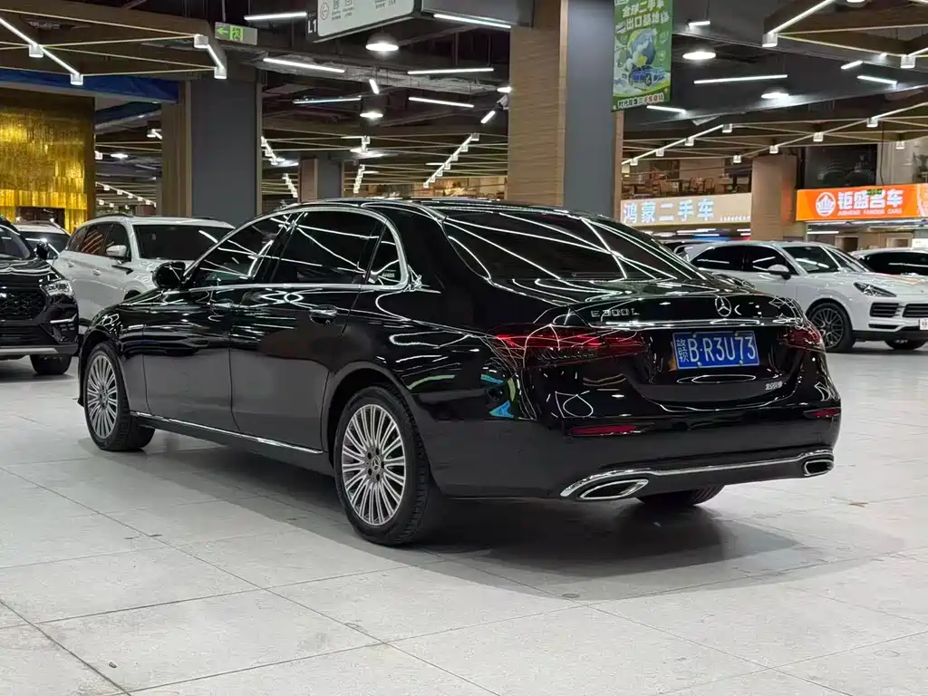 Mercedes-Benz E-Class 2022 — фото 10