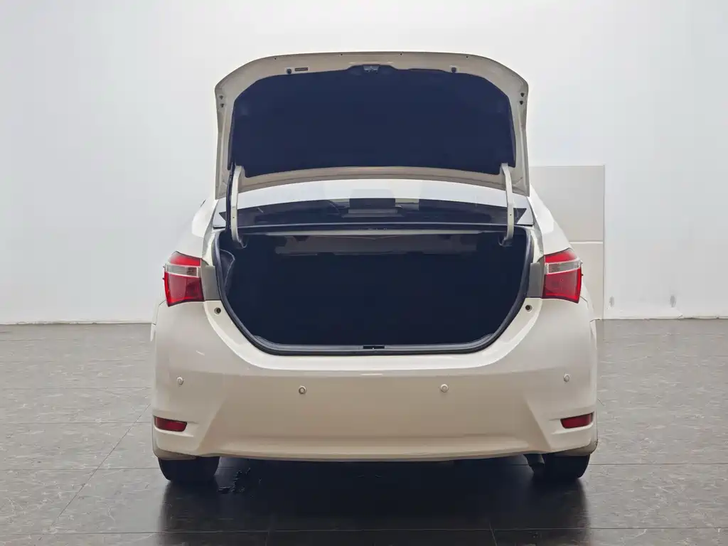 Toyota Corolla 2015 — фото 12