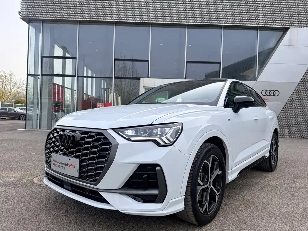Audi Q3 Sportback 2024 — фото 2