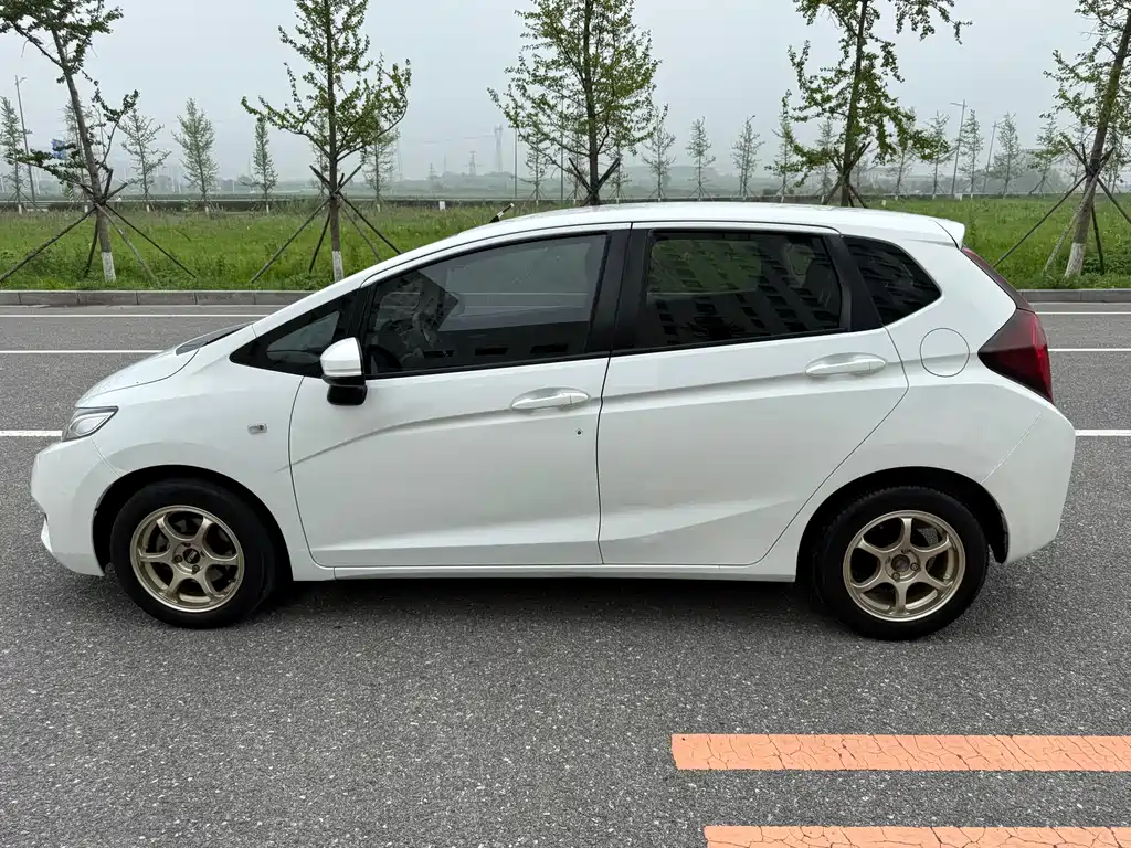 Honda Fit 2015 — фото 11