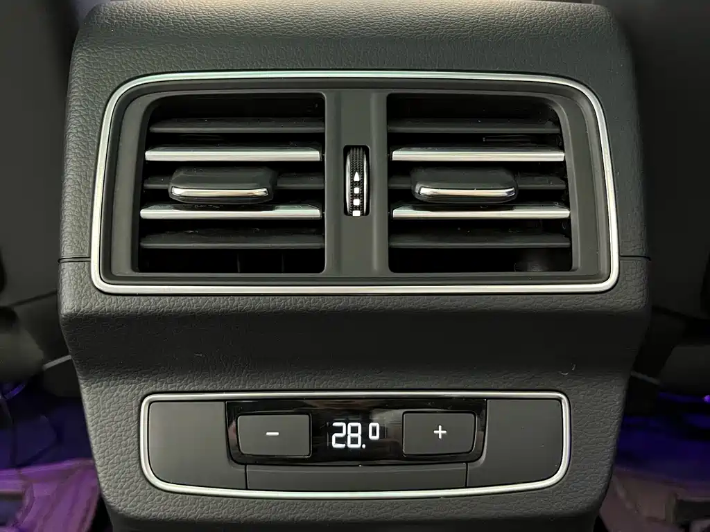 Audi Q5L 2024 — фото 18