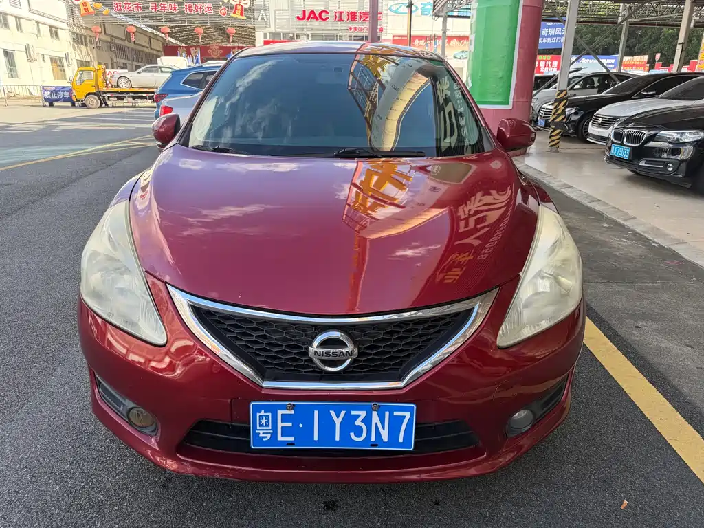 Nissan Tiida 2011