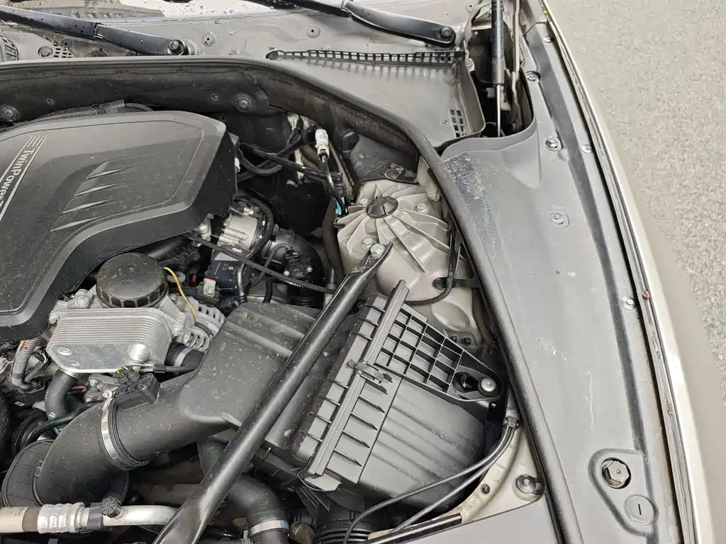 BMW 5 Series 2013 — фото 27