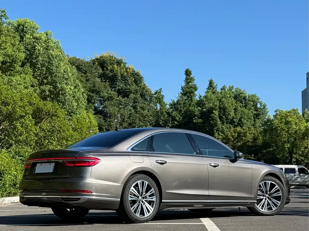 Audi A8 2019 — фото 3