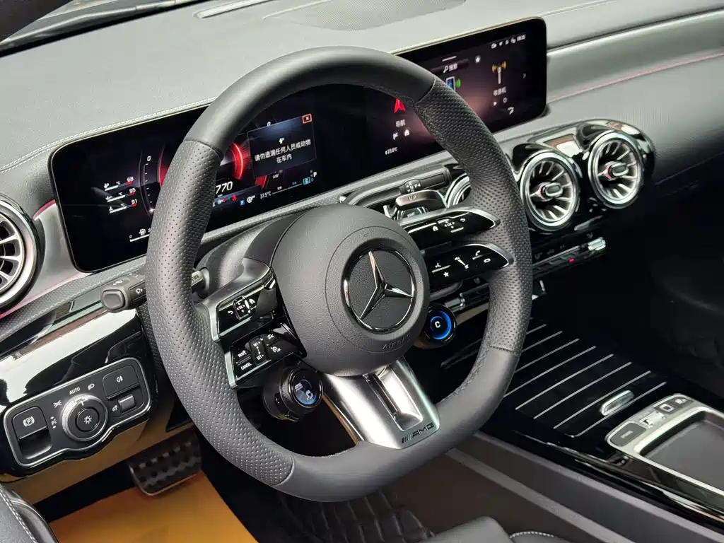 Mercedes-Benz A-Class AMG 2026 — фото 14
