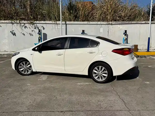 Kia K3 2013