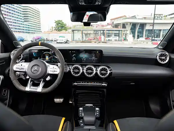 Mercedes-Benz CLA AMG 2022