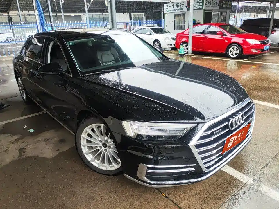 Audi A8 2022 — фото 2